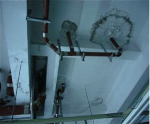 地下車(chē)庫(kù)頂棚滲漏水維修.jpg
