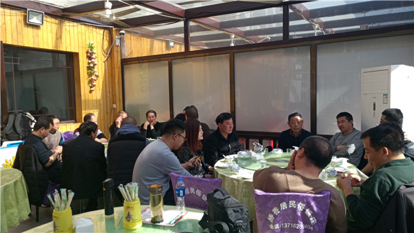 施工團(tuán)隊聚餐